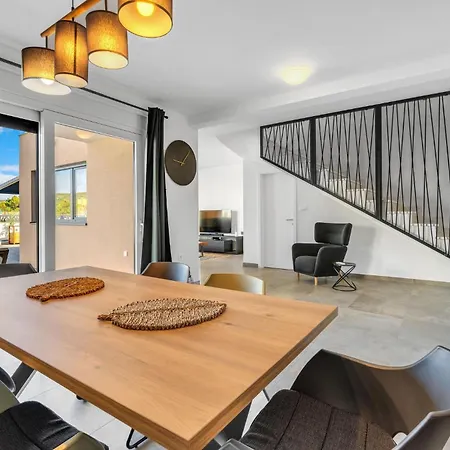 Holiday home Stunning In With Kitchen *