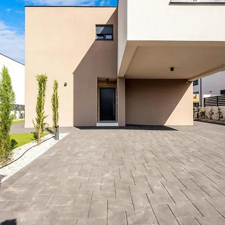 בית נופש Amazing Home In Vodice וודיצה