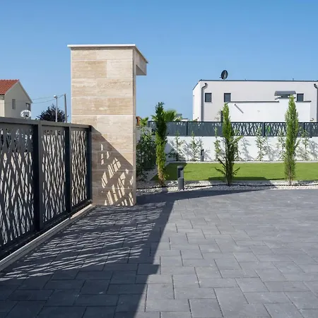 Stunning In With Kitchen Vodice