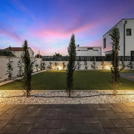 בית נופש Amazing Home In Vodice וודיצה