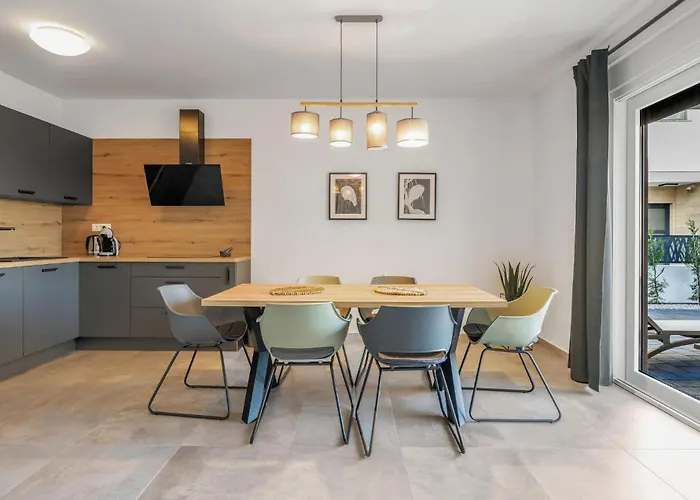 Amazing Home In Vodice בית נופש *